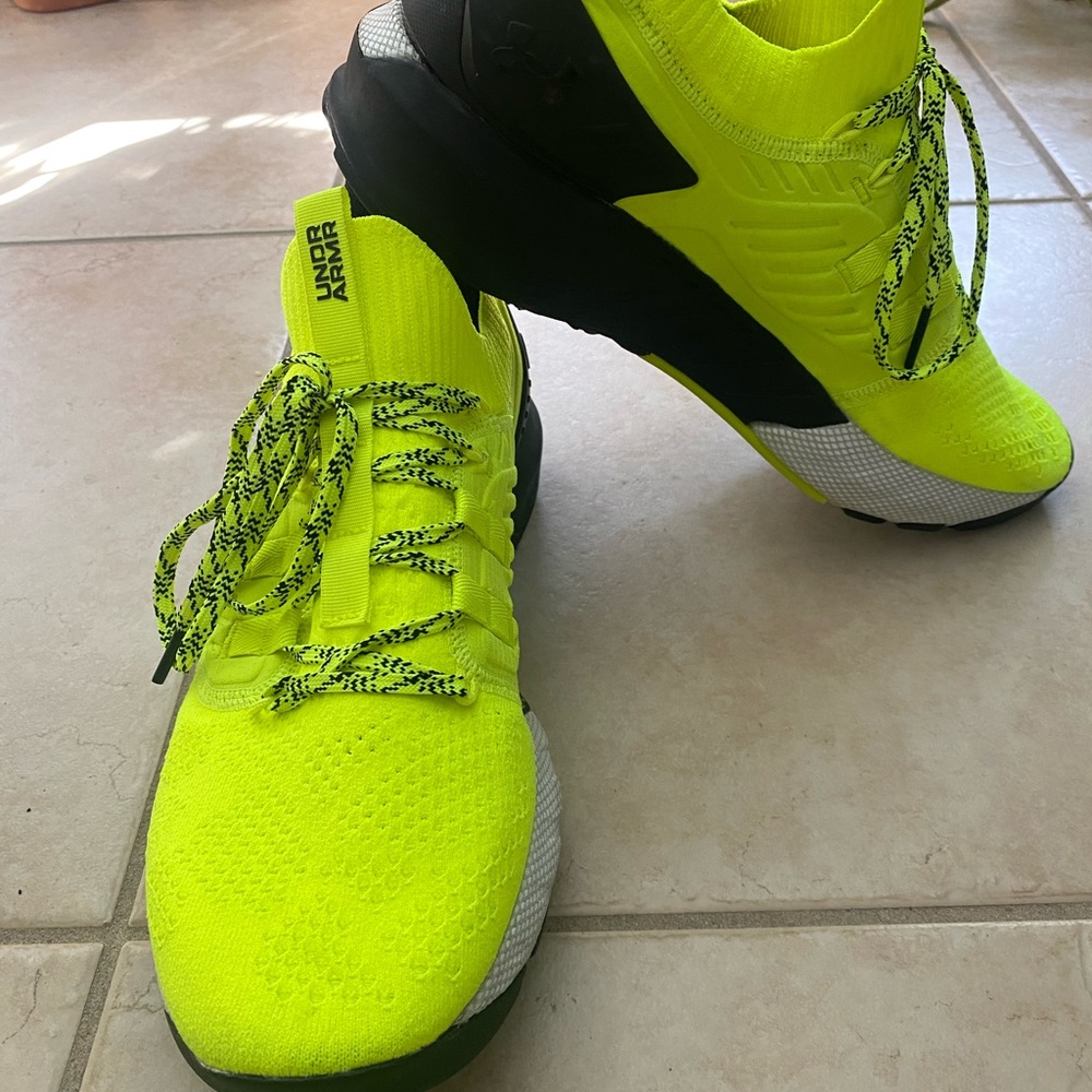 Mens UA Project Rock Size 10.5